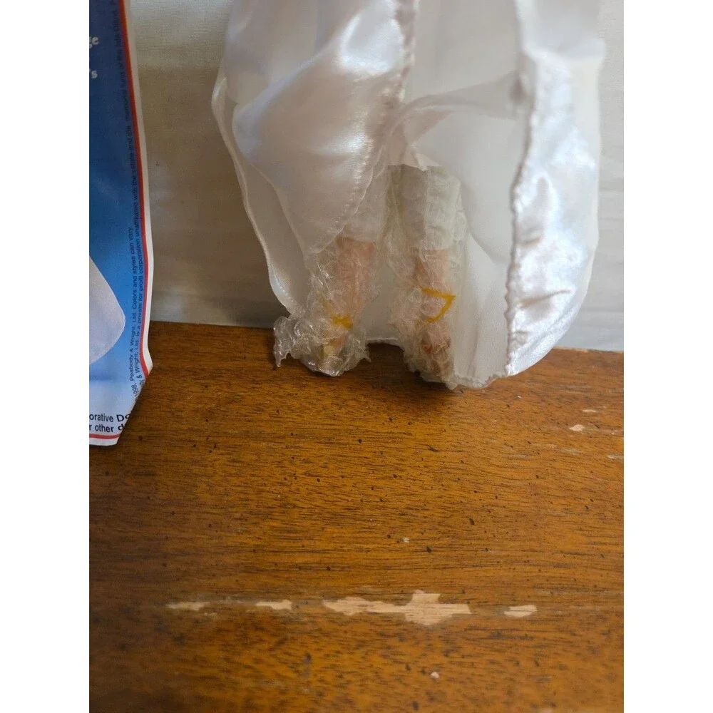 Princess Diana Porcelain Doll The Manorville Collection 1998 (Approx. 12